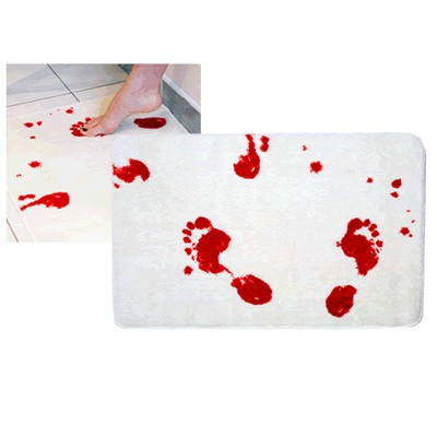 Tapis de bain ensanglanté